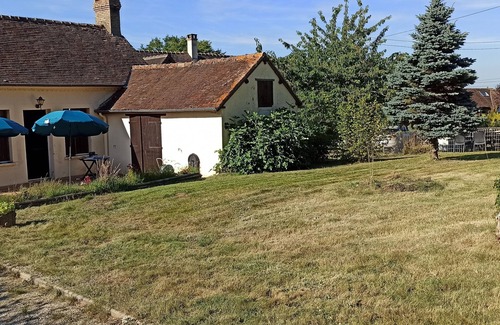 La Fresnaye-sur-Chedouet Casa | Country cottage on the edge of a forest