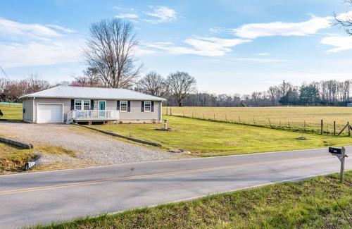 Rising Fawn Casa | Country getaway with central AC, washer/dryer & patio