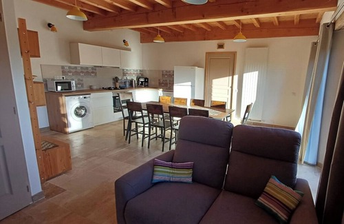 Goutevernisse Otro | Country gite and B&B, reception room, garden, swimming pool