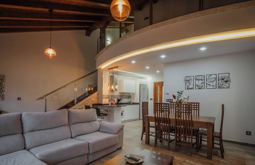 Melgar de Fernamental Casa | Casa rural 'Puente Del Rey' con jardín privado, Wi-Fi y aire acondicionado
