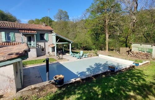 Lasfaillades Casa | Country house, authentic, with swimming pool.