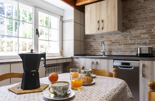 Villanueva de Pria Casa | Casa rural 'Casa María Mérica' con jardín privado y Wi-Fi