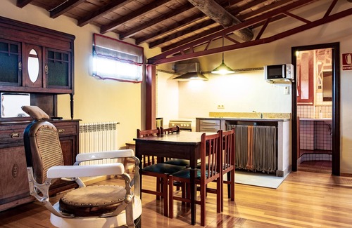 La Velles Casa | Casa rural 'Casa Rural El Saúco' con jardín privado y balcón