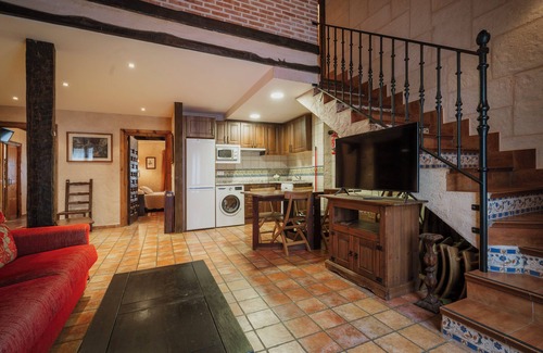 Lerma Casa | Casa rural 'El Desvan Del Brigante' con balcón, Wi-Fi y aire acondicionado