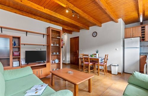 Soto de las Dueñas Casa | Casa rural 'El Trasgu' con vistas a la montaña, Wi-Fi y aire acondicionado