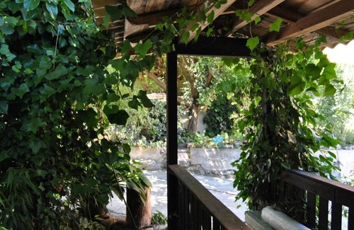 Lana Casa | Casa rural 'Landa' con vistas a la montaña, piscina compartida y Wi-Fi