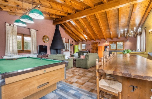 Montcortes Casa | Casa rural 'Sisquet' con vistas a la montaña, terraza privada y Wi-Fi