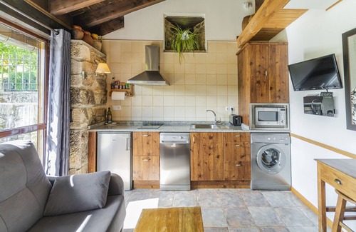 La Rad Casa | Casa rural 'Villamoronta' con vistas a la montaña, terraza privada y Wi-Fi