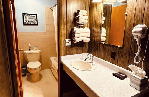 Bison Casa | Country Inn Motel - Charming 11 room motel with AC, WiFi located in Bison, SD.