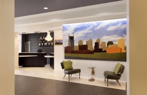 Larkwood Hotel | Country Inn & Suites by Radisson Nashville Airport TN