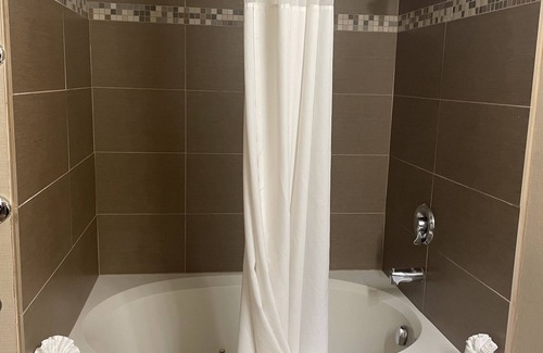 Monona Hotel | Country Inn & Suites by Radisson, Madison, WI