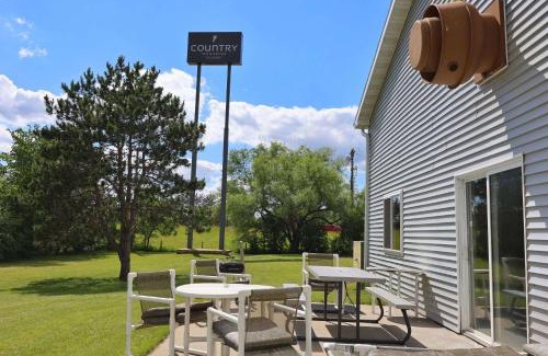 Sparta Hotel | Country Inn & Suites by Radisson, Sparta, WI