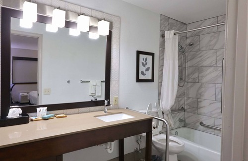 Sparta Hotel | Country Inn & Suites by Radisson, Sparta, WI