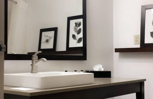 Southport Hotel | Country Inn & Suites by Radisson, Indianapolis South, IN