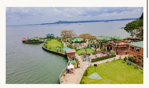 Entebbe Hotel | Country Lake Resort Garuga