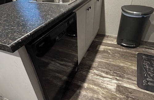 Pittsburg Casa | Country Living Brand New 2024, 1 Queen 1 Twin Bed, NEAR WILDCAT OFF ROAD PARK