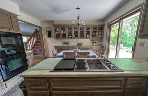 Salem Lakes Casa | Country Retreat- Salem WI- 4 Bdrm 2.5 Bath