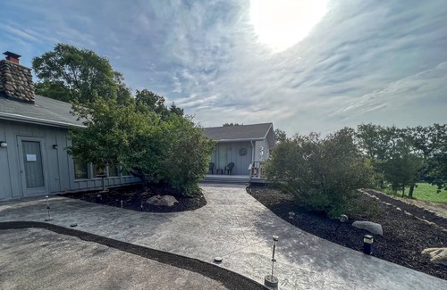 Salem Lakes Casa | Country Retreat- Salem WI- 4 Bdrm 2.5 Bath