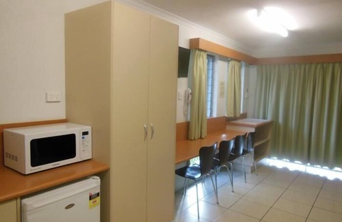 Charters Towers Hotel | Country Road Motel