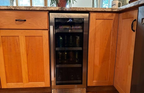 Alpine Lake Apartamento | Country Roads: Relax by the Fire Pit & Enjoy Lake Views at Alpine Lake