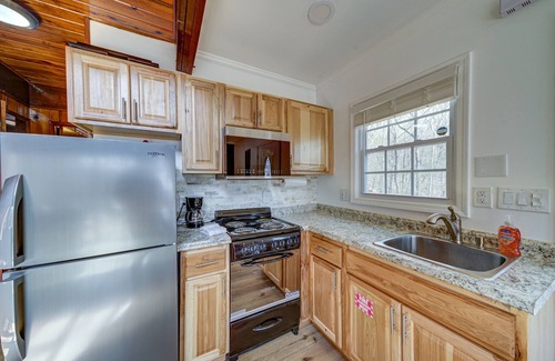 Tate Casa | Countryside A-frame with alfresco deck, amazing views & hot tub