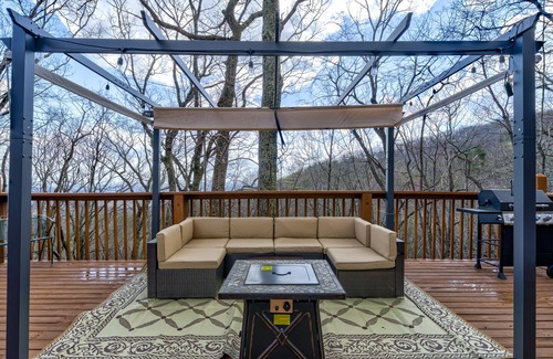 Tate Casa | Countryside A-frame with alfresco deck, amazing views & hot tub