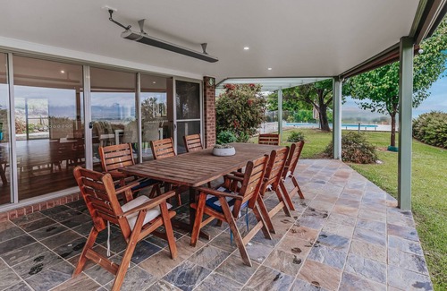 Mount Frome Casa | Countryside Escape with Stunning Views and Pool