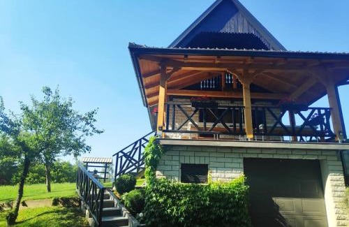 Lukovica Chalet De Esquí | Countryside cottage with mountain view
