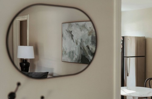 Covington Casa | Couple Getaway ~ Golf Cart ~ Under a Mile from the Covington Square