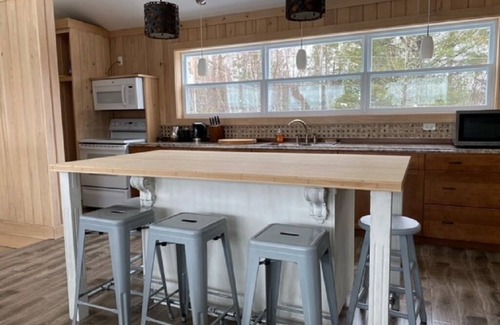 Jardineville Apartamento | Couples Retreat- private loft apartment with water access and beautiful views.