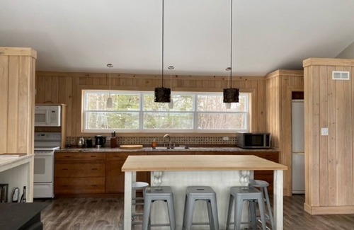 Jardineville Apartamento | Couples Retreat- private loft apartment with water access and beautiful views.