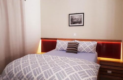 Sandford Casa | Couples Retreat with Mountain View Near Hobart