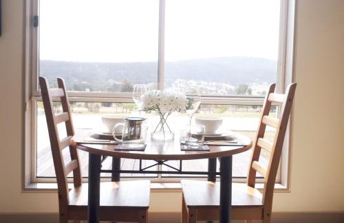 Sandford Casa | Couples Retreat with Mountain View Near Hobart