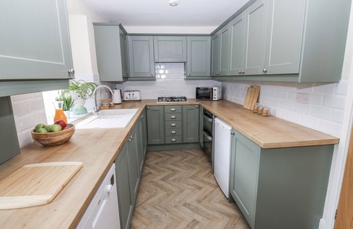 Uppermill Cabaña | COURT STREET COTTAGE, family friendly, with a garden in Uppermill