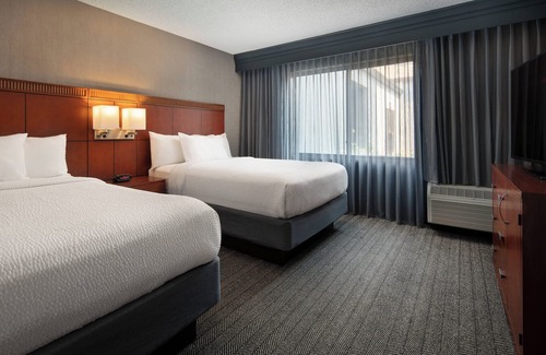 Raisin Hotel | Courtyard by Marriott Fresno