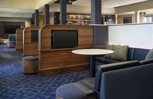 Raisin Hotel | Courtyard by Marriott Fresno