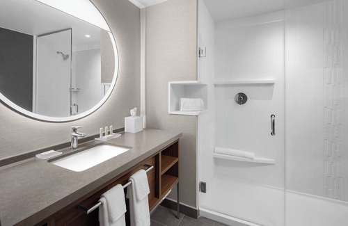 Lansing Hotel | Courtyard by Marriott Lansing Downtown
