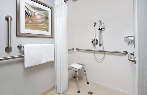 Northeast Raleigh Hotel | Courtyard by Marriott Raleigh North/Triangle Town Center