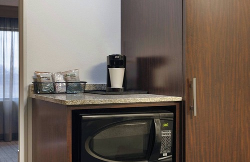 Springfield Hotel | Courtyard by Marriott Springfield Airport