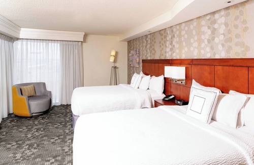 Milwaukee Hotel | Courtyard Milwaukee Airport