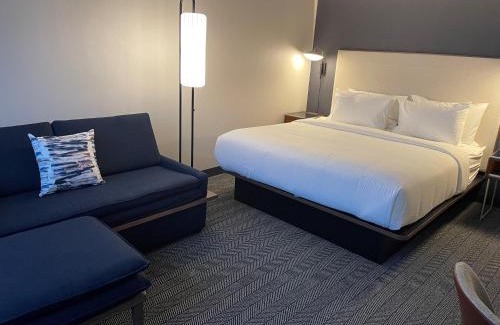 Cote-Des-Neiges—Notre-Dame-De-Grace Hotel | Courtyard Montreal Midtown