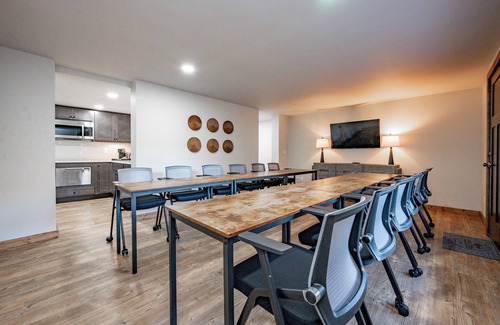 Thayerville Hotel | Cove Creek Lodge: 215 Standard Double Queen Room