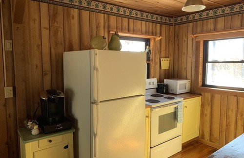 Cuba Cabaña | Cowan Lake Hideaway 1256 Yankee Road Cottage # 6 Wilmington Ohio