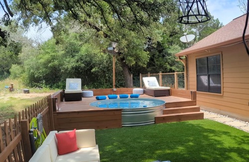 Elgin Casa | Cowboy Pool Oasis