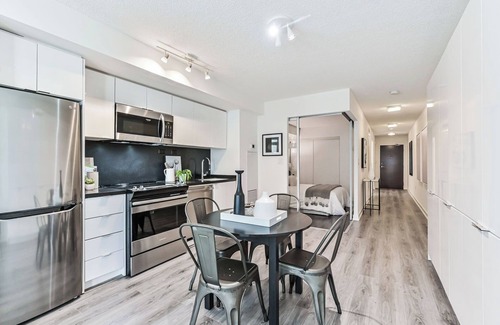 Bathurst Quay Condominio | Cozy 1+1 Bedroom Condo in Downtown Toronto