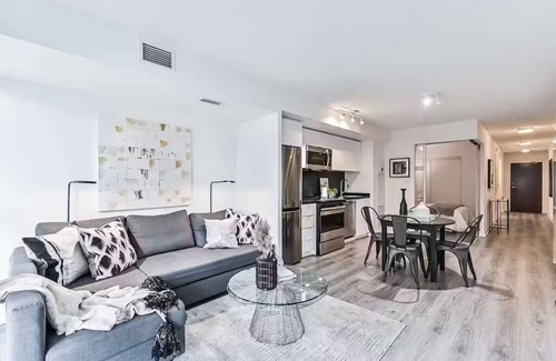 Bathurst Quay Condominio | Cozy 1+1 Bedroom Condo in Downtown Toronto