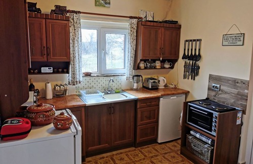 Prilep Cabaña | Cozy 1 Bed Cottage in Ognen, near Karnobat, Burgas
