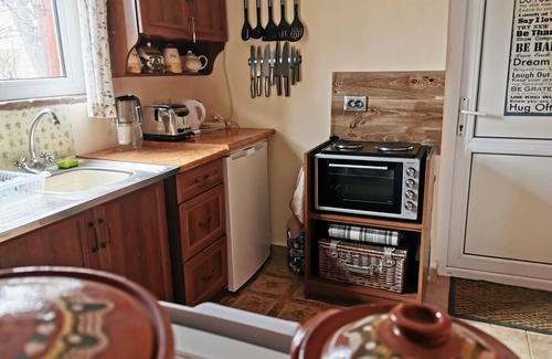 Prilep Cabaña | Cozy 1 Bed Cottage in Ognen, near Karnobat, Burgas