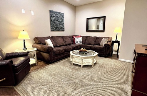 Waynesville Apartamento | Cozy 1-bedroom apartment on ICONIC Route 66! 10-mins from FLW