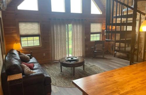 Jonesborough Chalet De Esquí | Cozy 1 bedroom cabin in the heart of Jonesborough